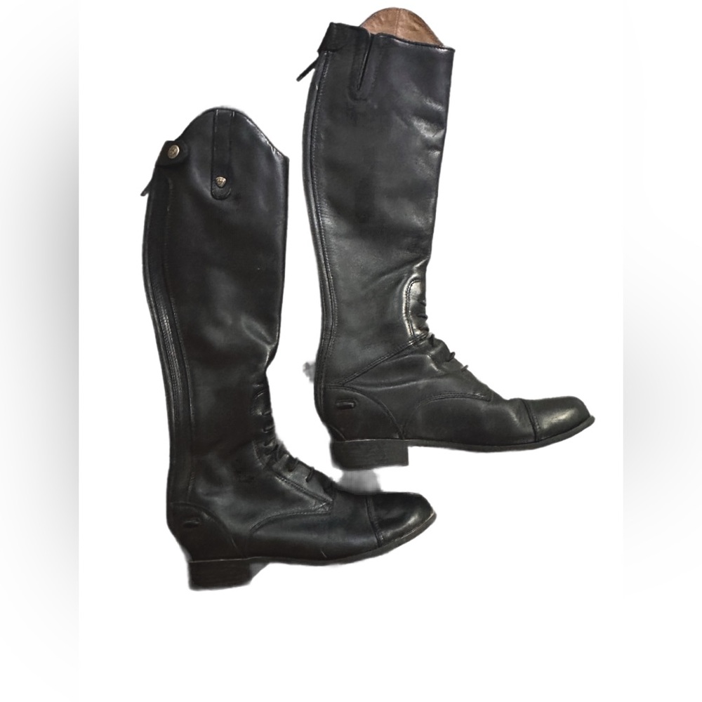 Ariat leather riding boots. Size 4